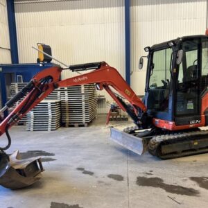 Mini pelle Kubota U27-4 avec Tiltrotator