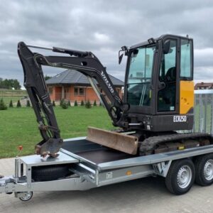 Mini-pelle Volvo ECR25D avec 3 godets et Remorque