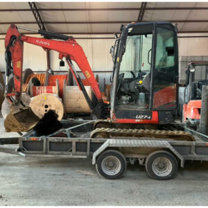 Mini pelle Kubota U27-4 avec remorque et accessoire