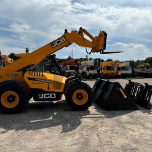 Chariot télescopique JCB 542-70 Accessoires: Fourches/ Godet/ Fouches à fumier